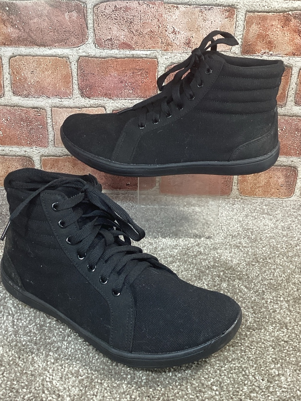 Whitin wide Womens black hightop Canvas sneakers size 40 eu size 9.5-10 us